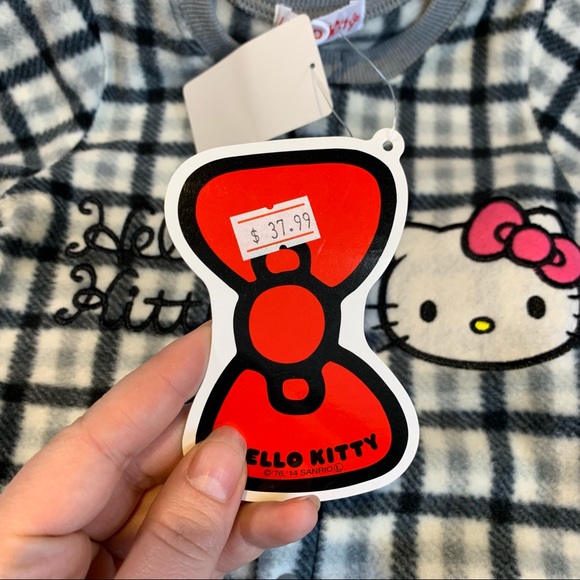 12-24m Hello Kitty NWT fleece black & white plaid sleeper - Picture 3 of 4